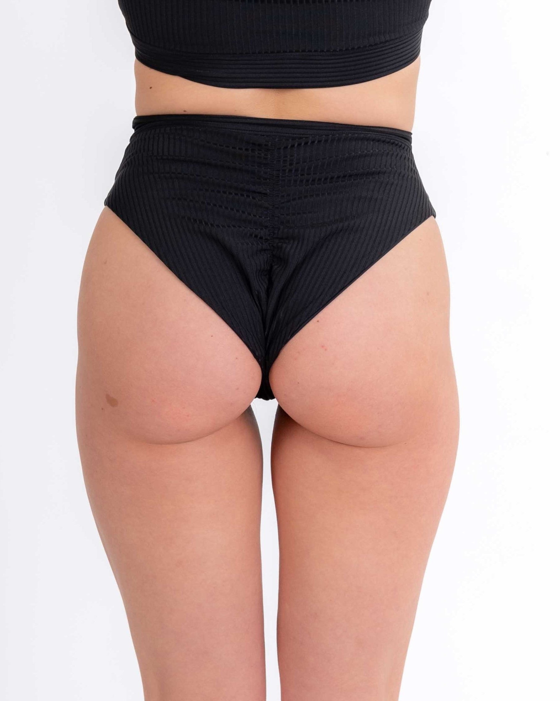 A-Line Shorts in ribbed black