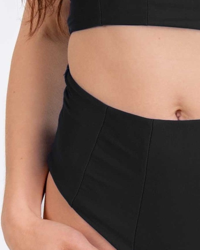 Corset shorts in classic black