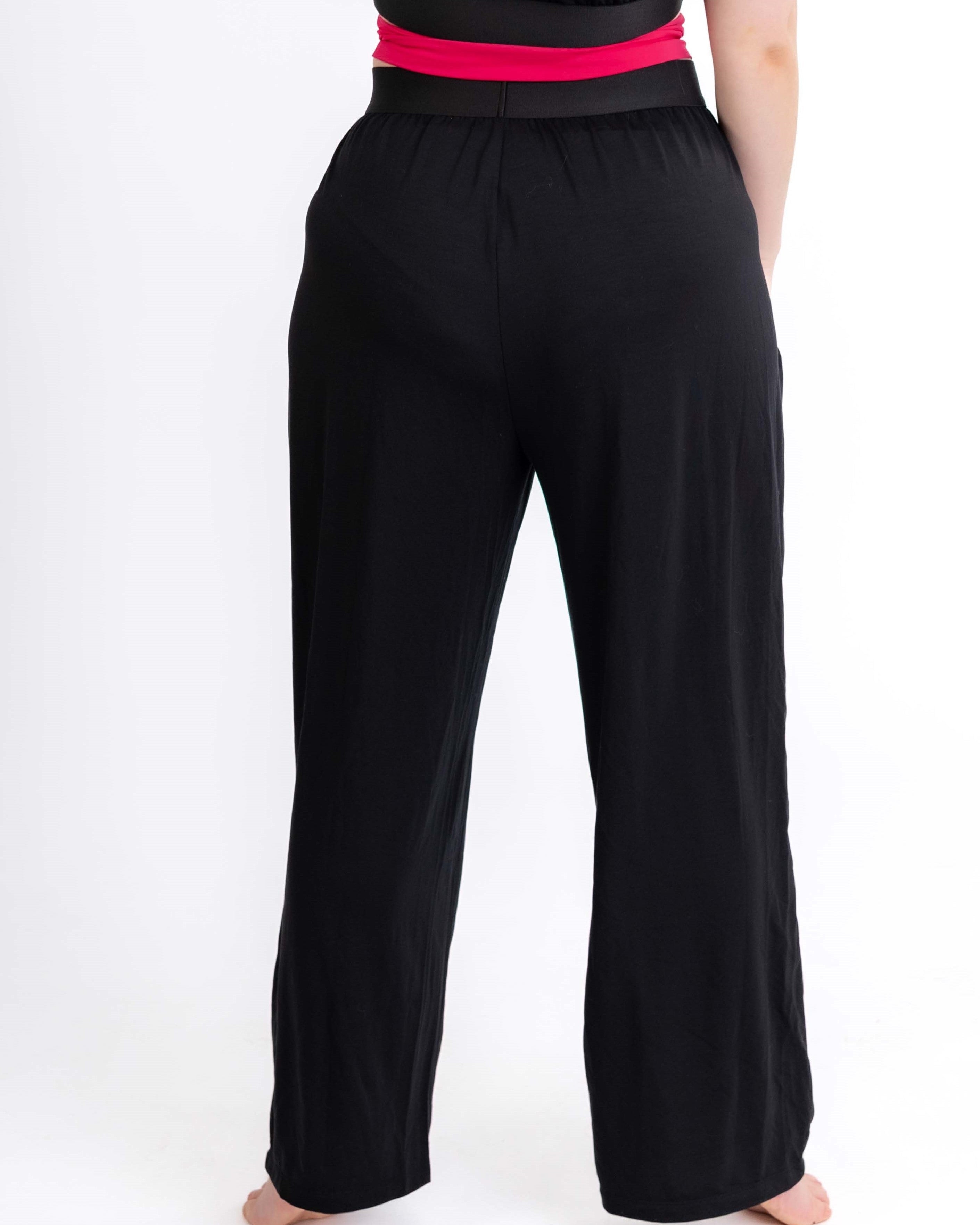 Pre-Workout & Flow Pants in classic black