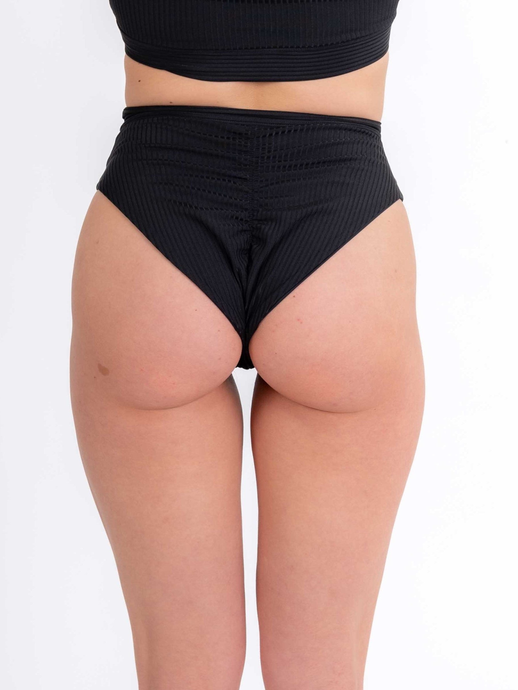 A-Line Shorts in ribbed black